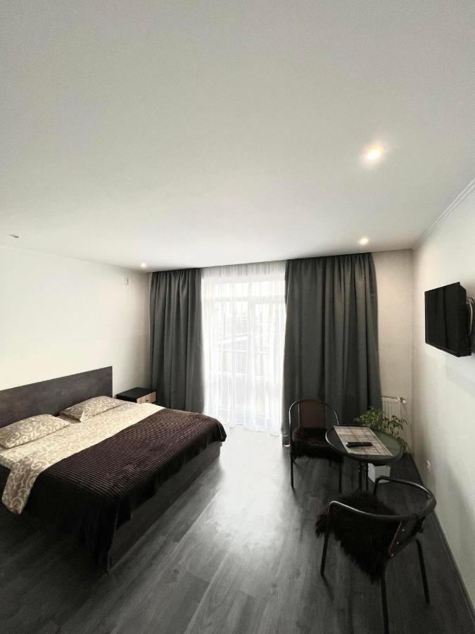 Комфортні Апартаменти 82 Ivano-Frankivsk Exterior foto